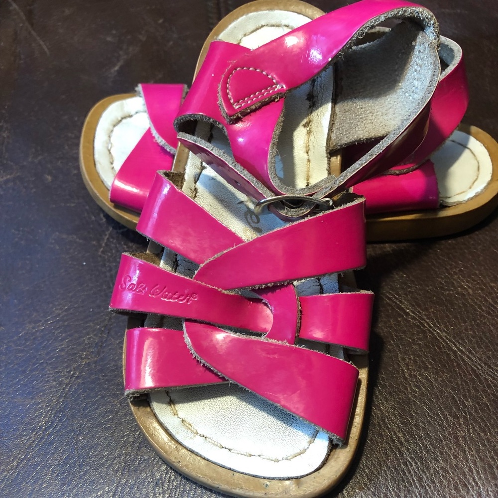 Hot pink Saltwater sandals